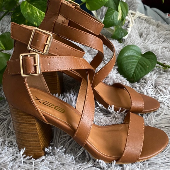 ❌SOLD ❌ NWT strappy heels - Picture 3 of 6